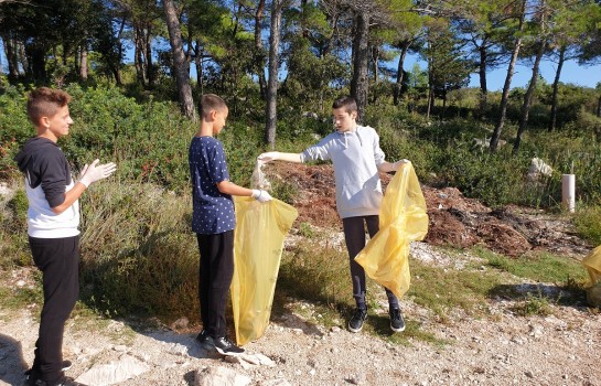 Održana akcija čišćenja plaže Pilatuša u Pakoštanima